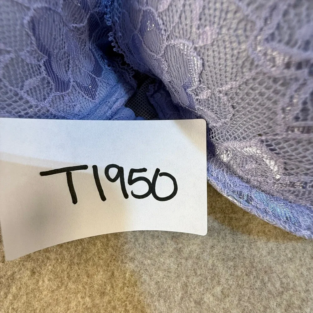 Victoria's Secret Lavender Metallic Lace Front Close Racerback Bra 36D T1950